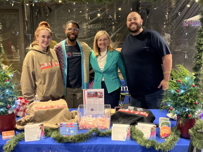 251212_Phoestivus-outreach.mayorGallego